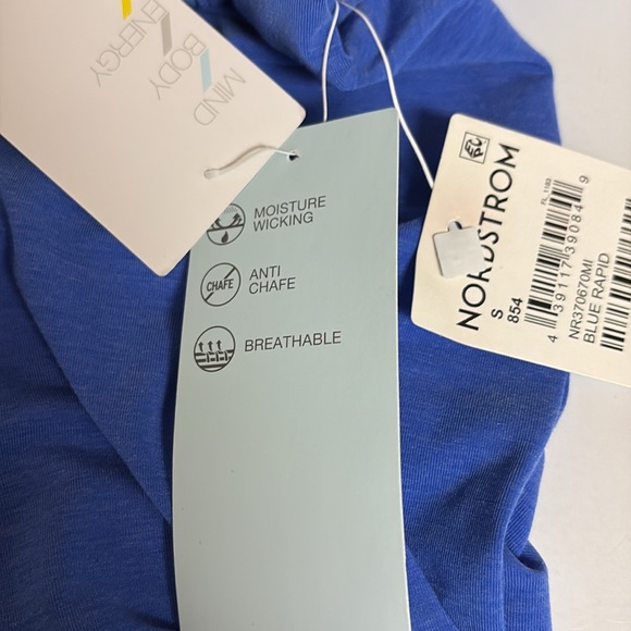 Zella v neck dri fit tee. Size small. New with tags. Med blue. 18 ins pit/pit - Picture 5 of 6